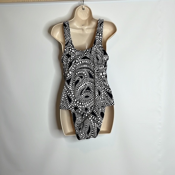 ISLANDER one piece bathing suit, size 16, black/white, in good condition - Picture 2 of 10